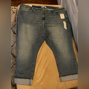 NWT Levi’s signature gold size 28 plus mid rise Capri